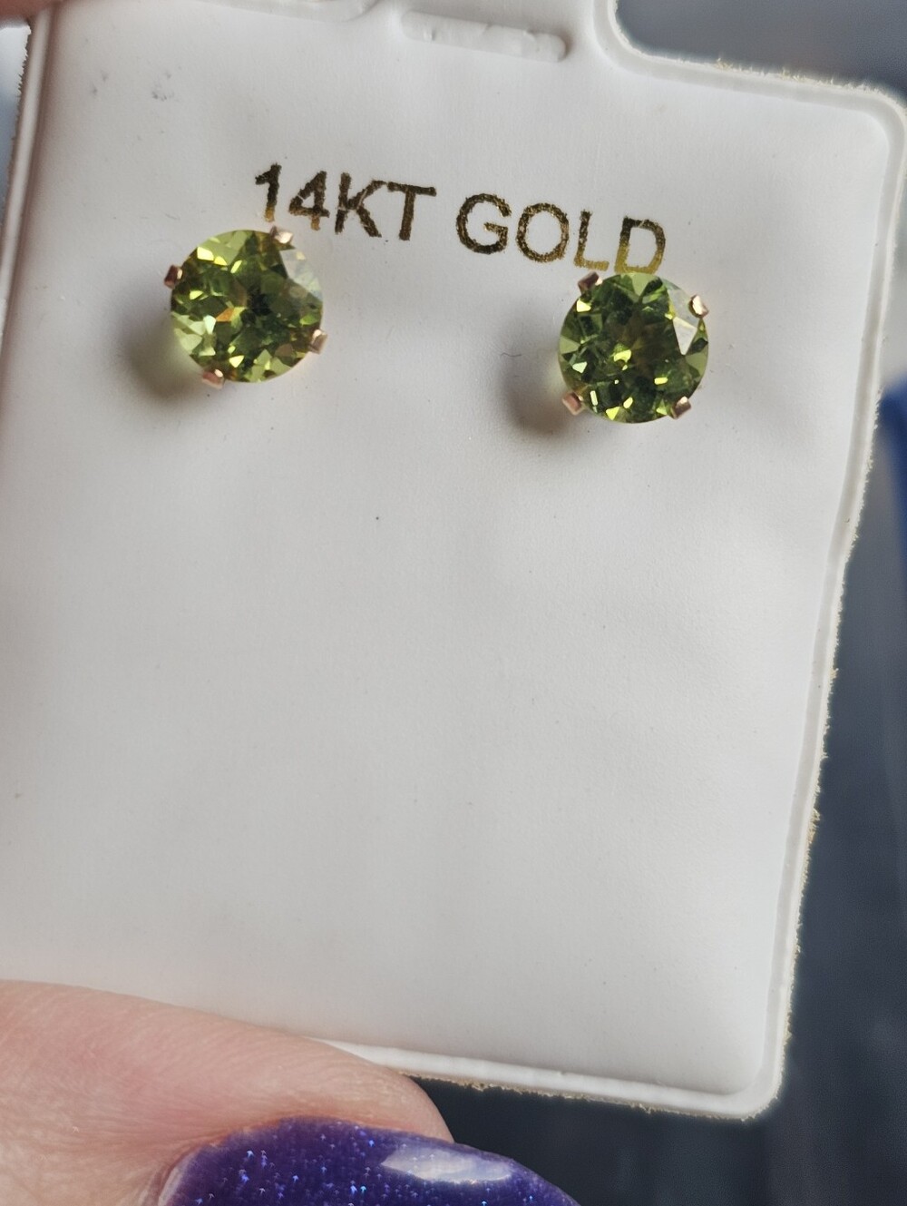 ️New. 14k Solid Gold Peridot Stud earrings. Stamped 14k. 6mm each. 1 carat each.